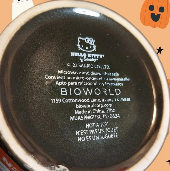 Hello Kitty Happy Halloween Mug - Picture 4 of 4